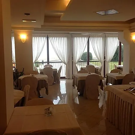 Hotel Cristallo 3*