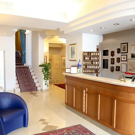 Cristallo Hotel 3*